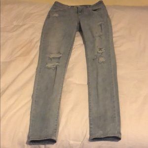 Levi’s 721 High Rise Skinny ripped jeans